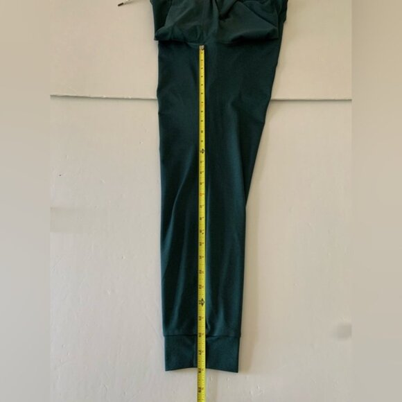 Vuori Women’s Size M Performance Jogger Pants Green Heather Athleisure Sports - Picture 12 of 12